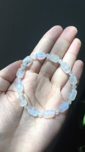 Moonstone tại Mai Liên Healing & Wellness