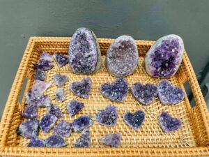 Thạch anh tím chữa lành tại Mai Liên Healing & Wellness
